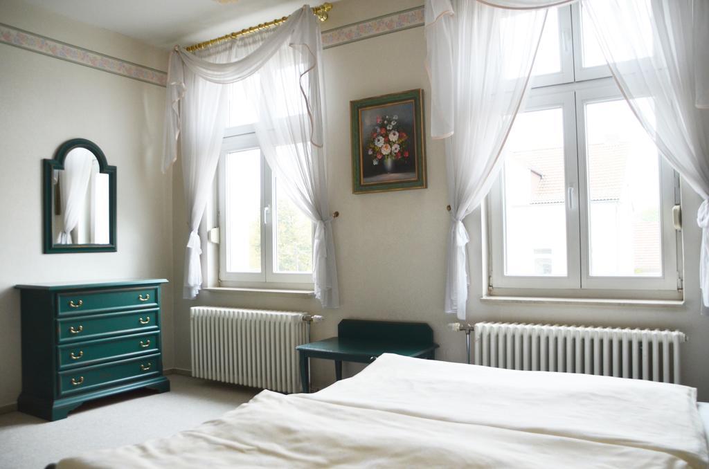 Hotel Alt-Karow Берлин Экстерьер фото